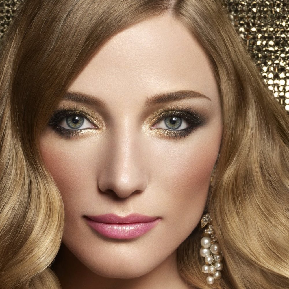 Дневной макияж с золотистым оттенком