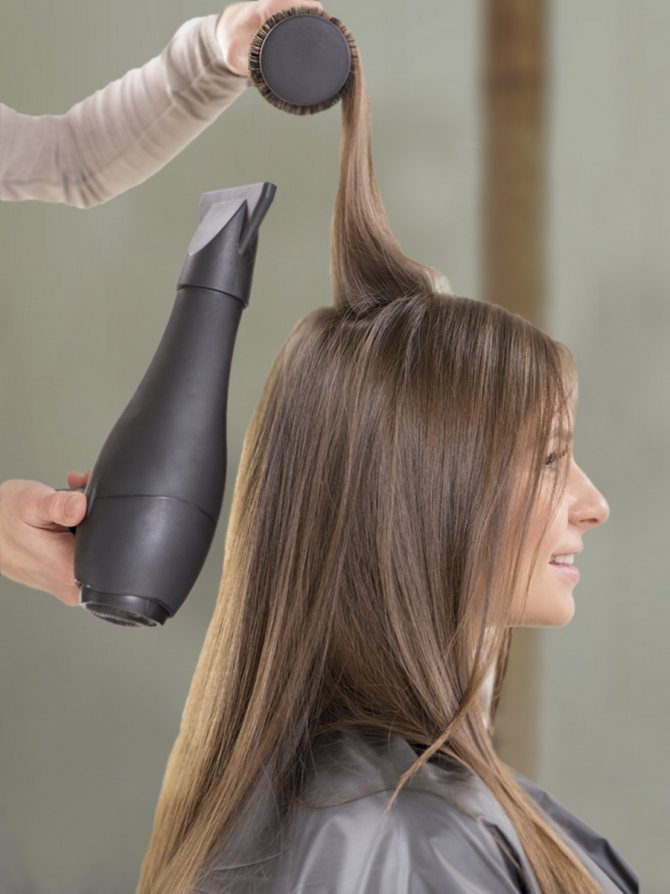 Укладка волос феном