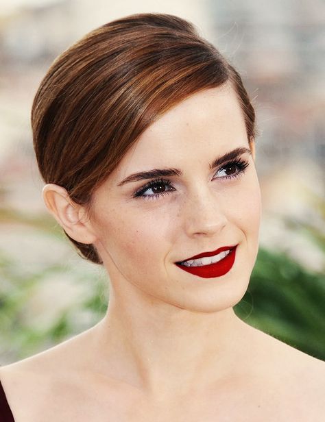 Серый макияж глаз как у Эммы Уотсон