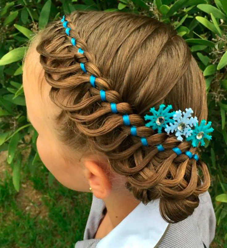 Праздничное необычное плетение с лентой (цепочкой)