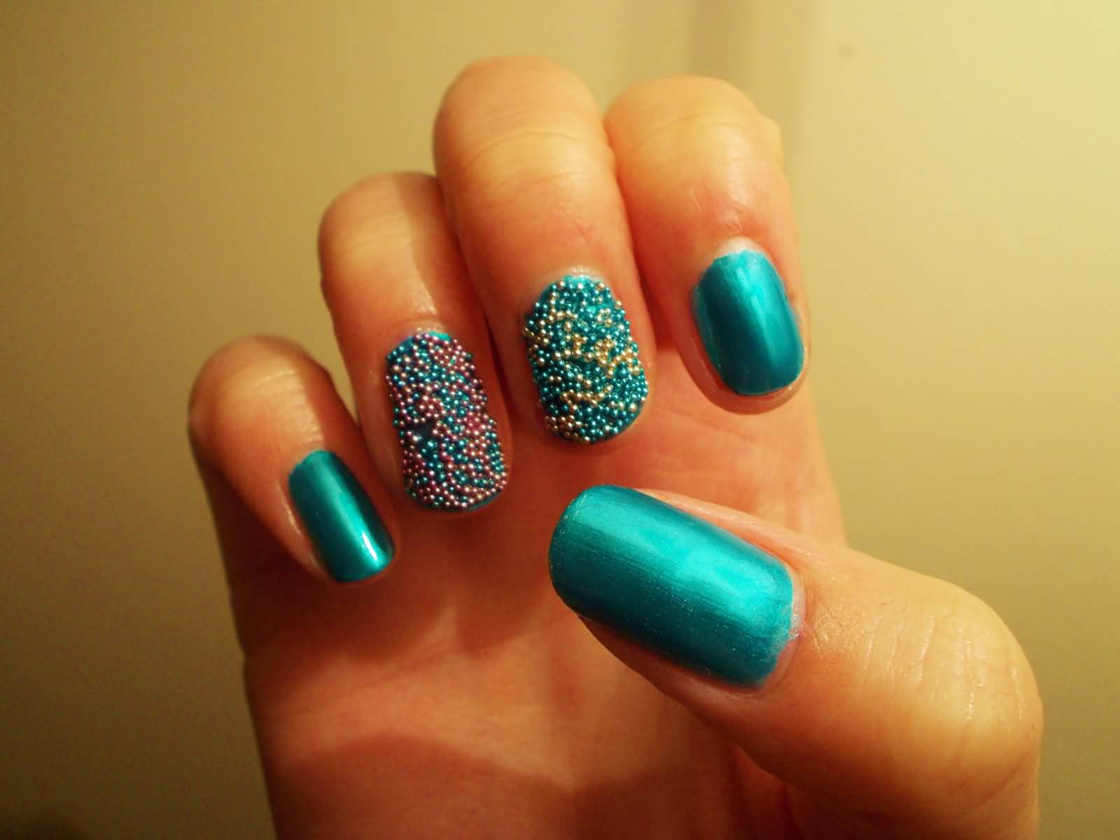 Стильный икорный маникюр