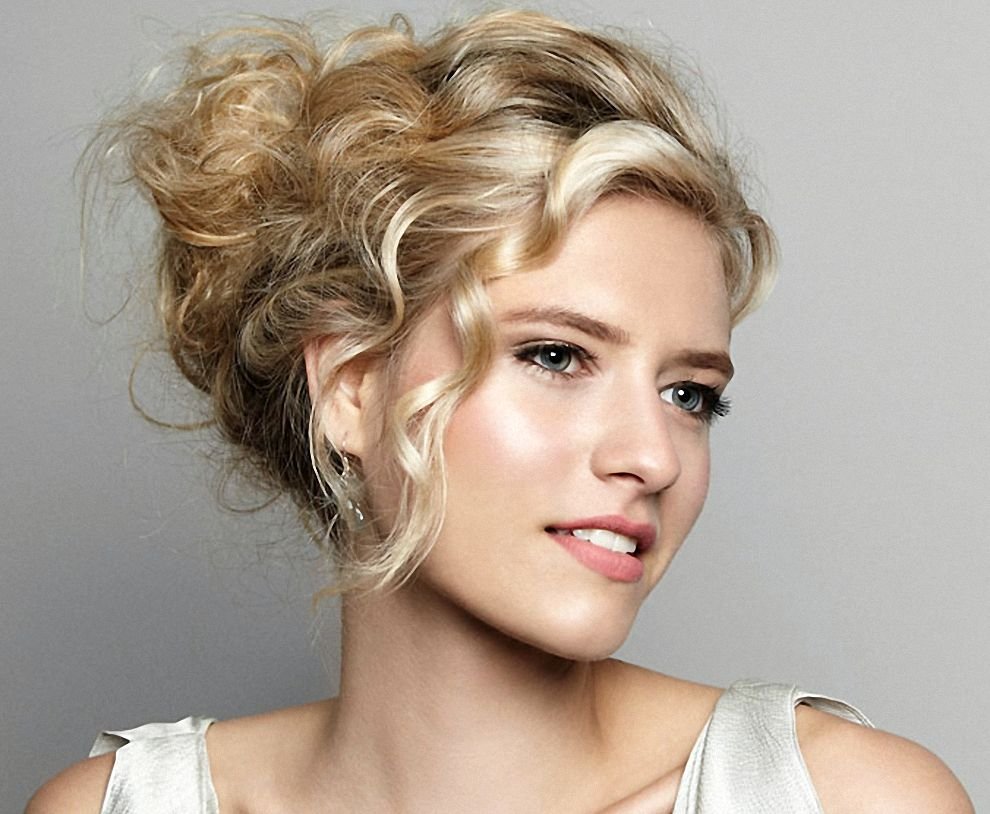 укладка кудрявых волос