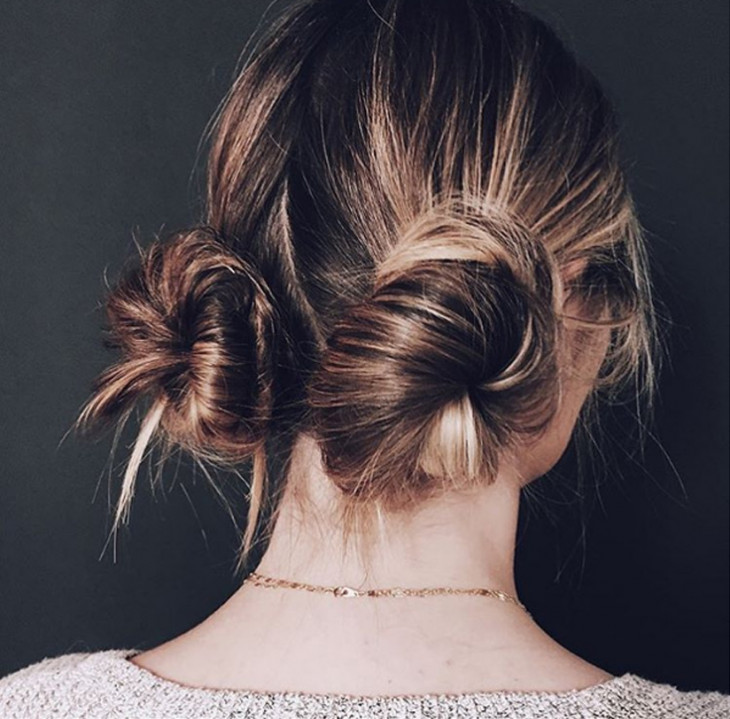 Двойной пучок на длинные волосы