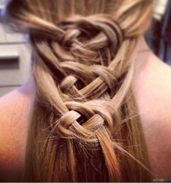 Кельтский узел из волос