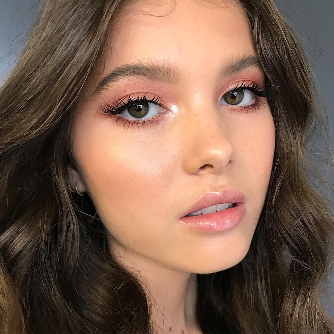 Легкий макияж в школу