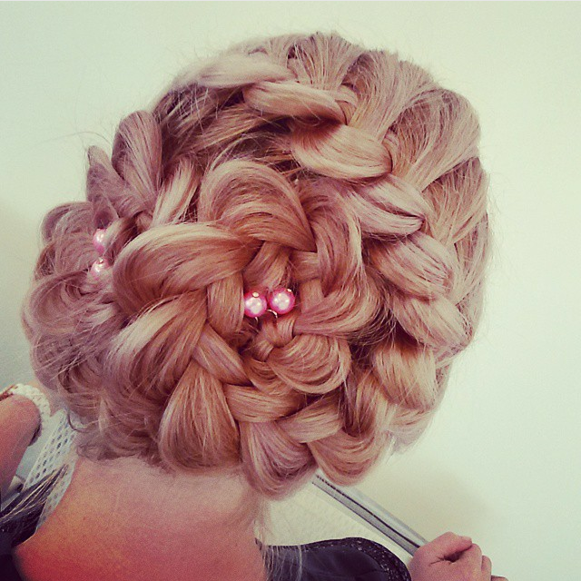 Коса с цветами видео