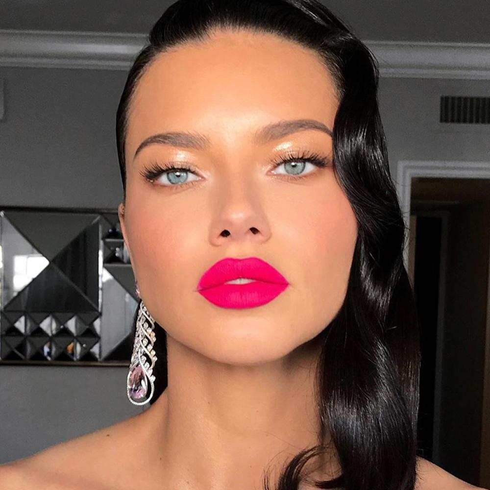 Макияж на лето с розовой помадой