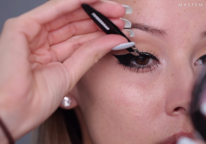 Макияж в стиле Кары Делевинь Макияж в стиле Кары Делевинь