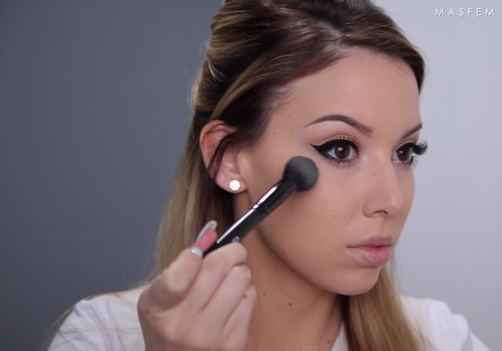 Макияж в стиле Кары Делевинь Макияж в стиле Кары Делевинь