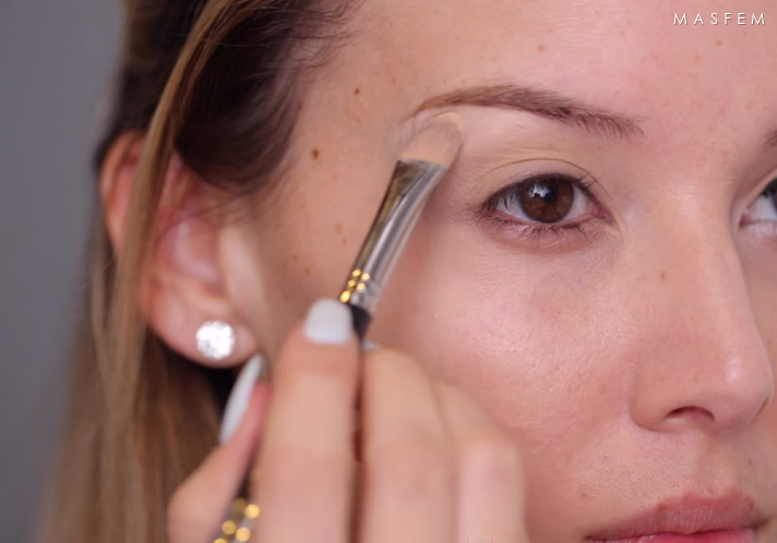 Макияж в стиле Кары Делевинь Макияж в стиле Кары Делевинь