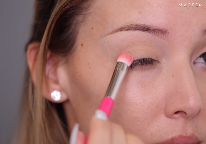 Макияж в стиле Кары Делевинь Макияж в стиле Кары Делевинь