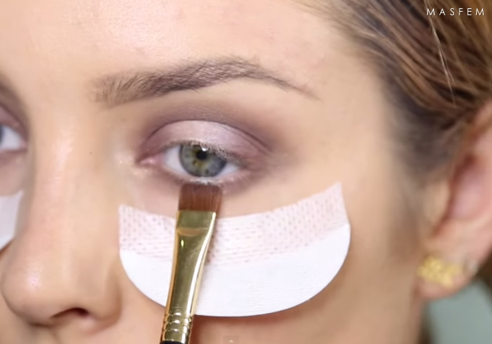 Макияж с бордовыми тенями Макияж с бордовыми тенями