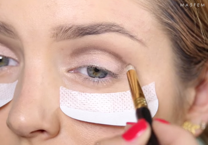 Макияж с бордовыми тенями Макияж с бордовыми тенями