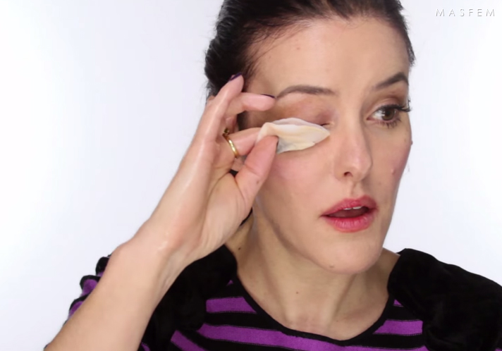 Чем смывать косметику Чем смывать косметику