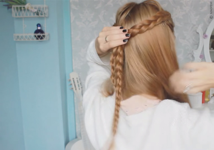 Прически с косами на средние волосы Прически с косами на средние волосы