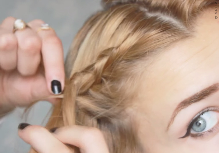 Прически с косами на средние волосы Прически с косами на средние волосы