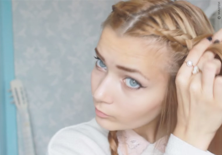 Прически с косами на средние волосы Прически с косами на средние волосы