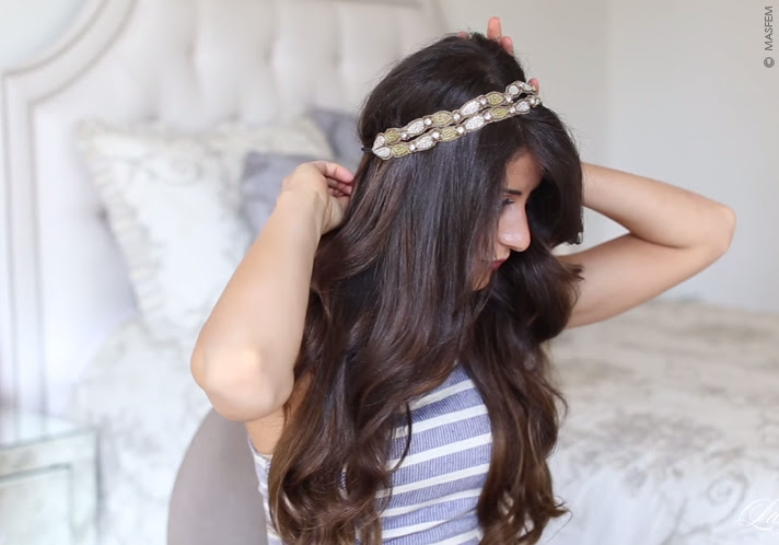 Прическа с ободком на длинные волосы Прическа с ободком на длинные волосы