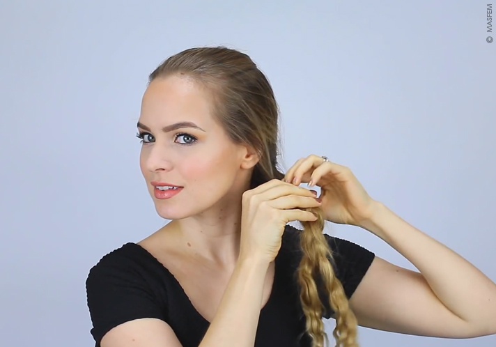 Как накрутить волосы плойкой видео Как накрутить волосы плойкой видео