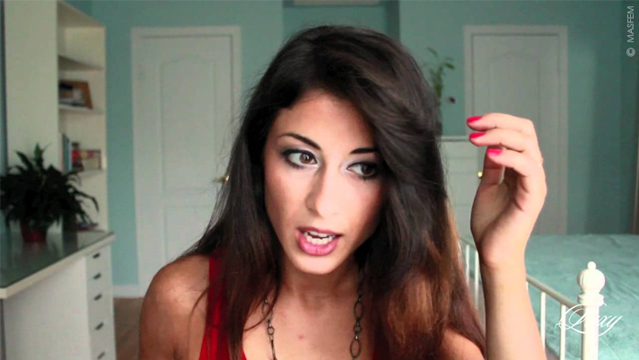 Как уложить челку на бок Как уложить челку на бок