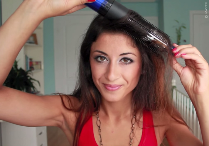 Как уложить челку на бок Как уложить челку на бок