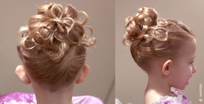 Высокая прическа с цепочками из волос Высокая прическа с цепочками из волос