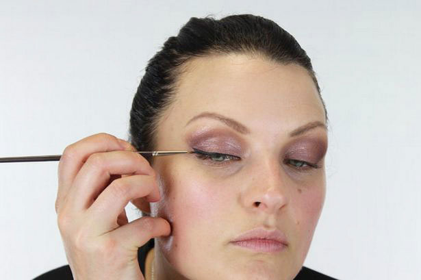 Макияж глаз смоки с изумрудным карандашом Макияж глаз смоки с изумрудным карандашом