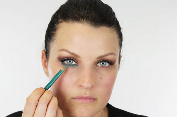 Макияж глаз смоки с изумрудным карандашом Макияж глаз смоки с изумрудным карандашом