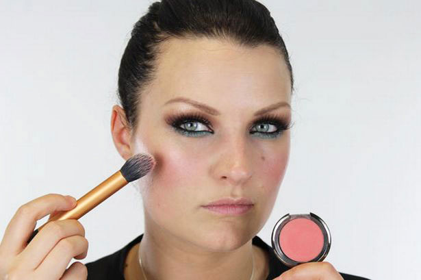 Макияж глаз смоки с изумрудным карандашом Макияж глаз смоки с изумрудным карандашом