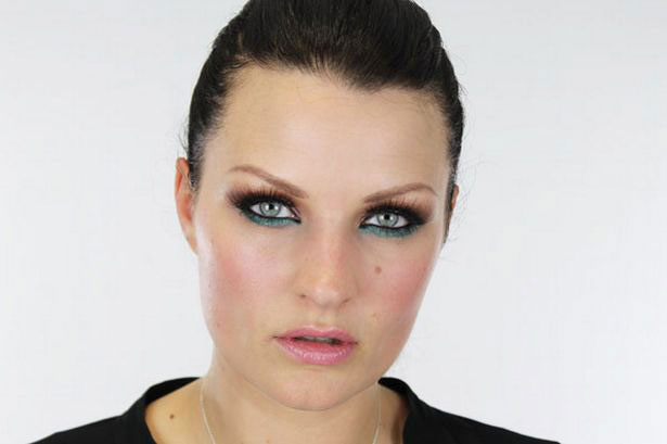 Макияж глаз смоки с изумрудным карандашом Макияж глаз смоки с изумрудным карандашом