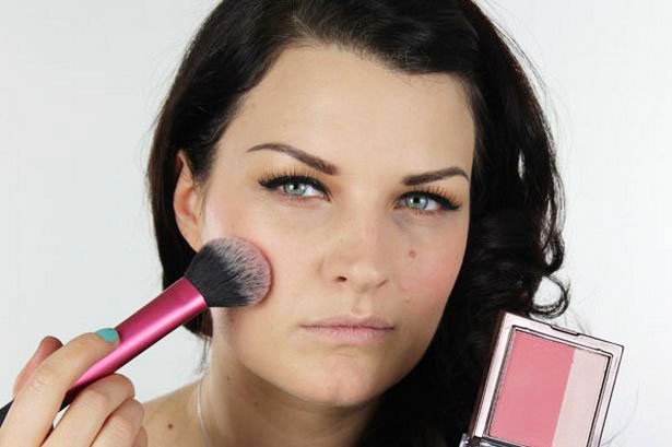 Вечерний макияж с красной помадой Вечерний макияж с красной помадой